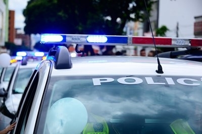 Холандски прокурори съобщиха че полицията е арестувала двама души в