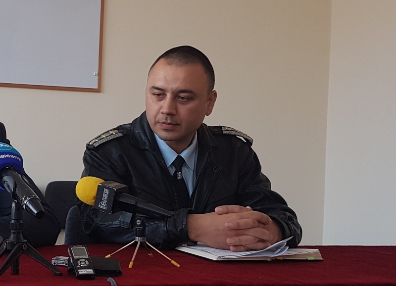 Истински цирк се разиграва тези дни в областната дирекция на