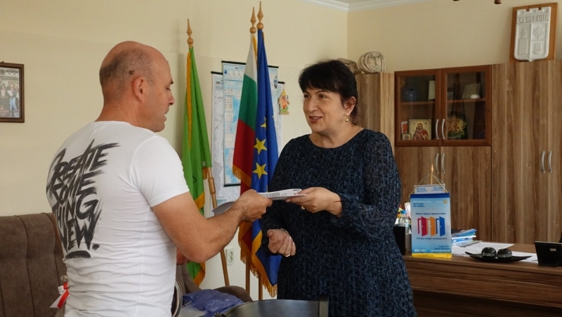 Кметът на Берковица Димитранка Каменова подписа договор със Светлин Каменов