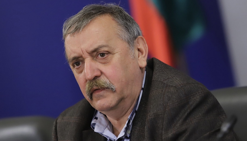 Здравният министър д р Кацаров пенсионира най колоритният член на Щаба проф Тодор