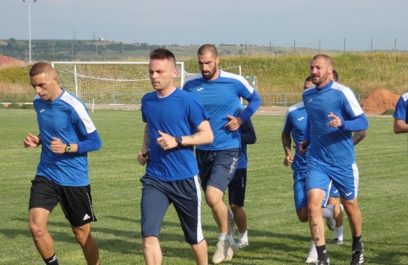 Автогол провали "Левски"/Лом/ срещу "Локомотив"/София/ за Купата