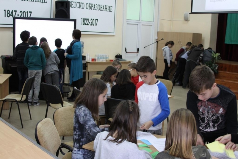 Средно училище Христо Ботев Враца бе домакин днес на работен семинар
