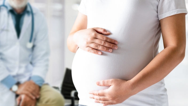 4 годишно момченце спаси живота на бременната си майка във Валенсия