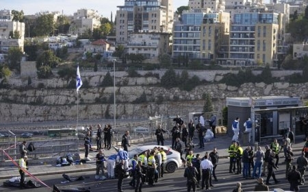 Трима души загинаха при стрелба в Ерусалим на фона на