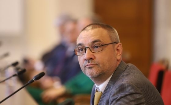 Делян Пеевски управлява т. нар. коалиция, обяви зам.-шефът на парламентарната