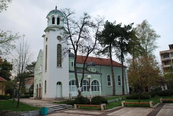 На 5 юли неделя от 10 30 ч в градинката