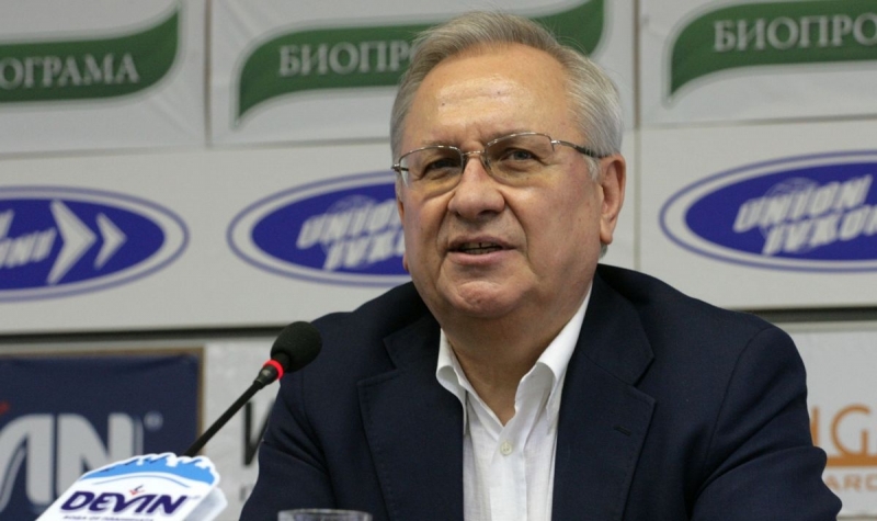 На 1 август лидерът на ДПС Мустафа Карадайъ се