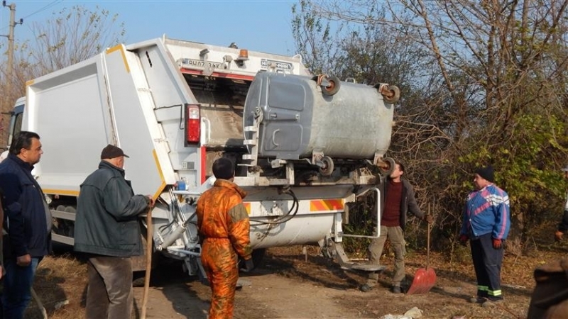 Демонстрационно почистване на нереглементираносметище се проведе във видинското село Капитановци Отпадъците се