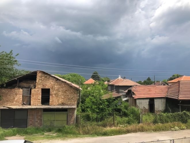 Метео Балканс: Нова порция гръмотевични бури обхващат Северозапада