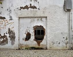 Апаши обрали малката частна ферма на стопанин от монтанското село