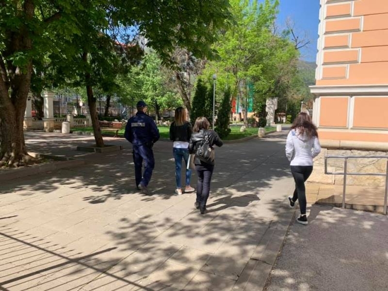 Съвместните проверки за спазване на противоепидемичните мерки продължават съобщиха от