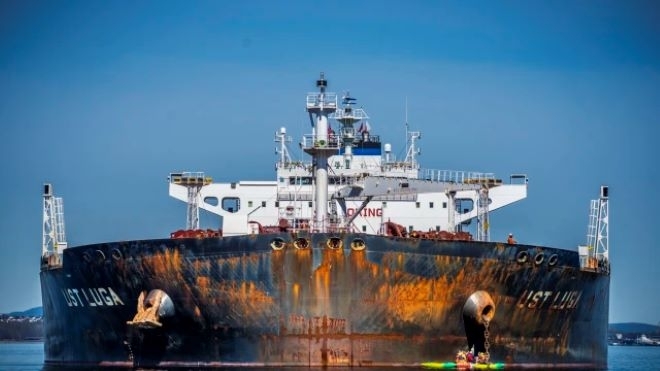 САЩ включиха в санкционния си списък 14 руски петролни танкера