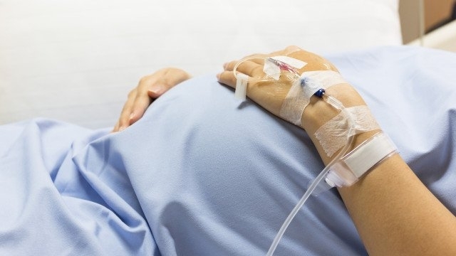 Родилка на 28 години е сред починалите от коронавирус в Сливен