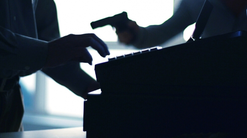 Двама маскирани обраха бензиностанция в село Златна Панега Община Ябланица