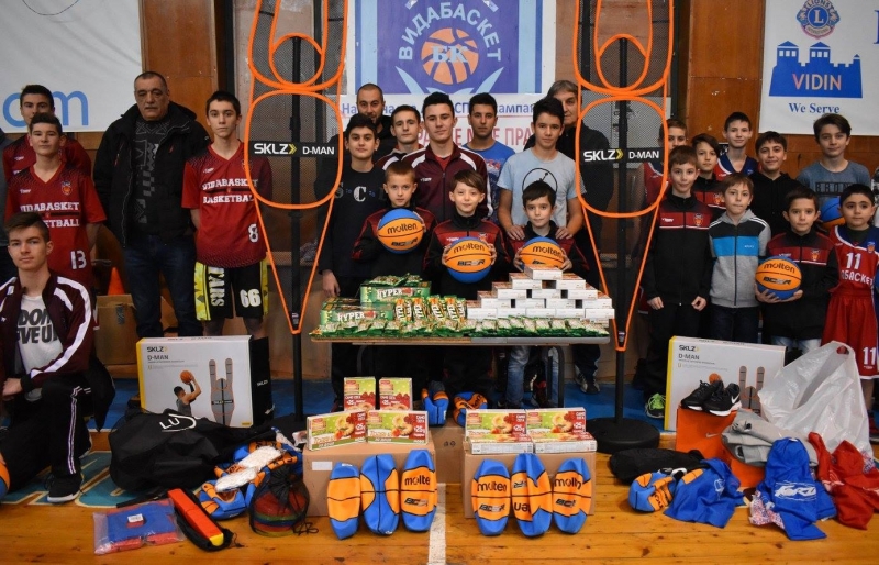 Над 50 баскетболисти преминали през видинската баскетболна школа зарадваха децата