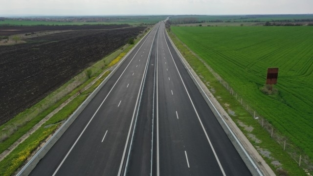 С решение на Съвета на директорите СД на Автомагистрали ЕАД за изпълнителен
