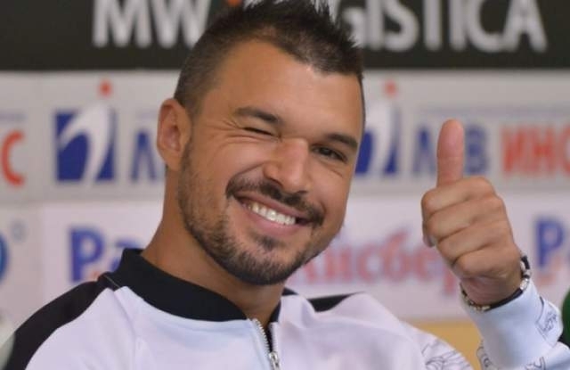 Българският нападател Валери Божинов е съвсем близо до договор с