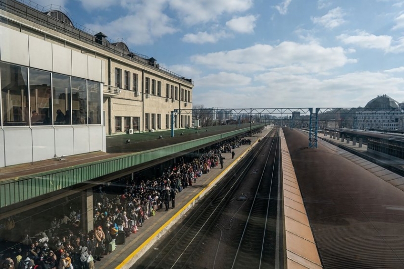 Във връзка със силно влошаващата се обстановка в Украйна Mинистерство