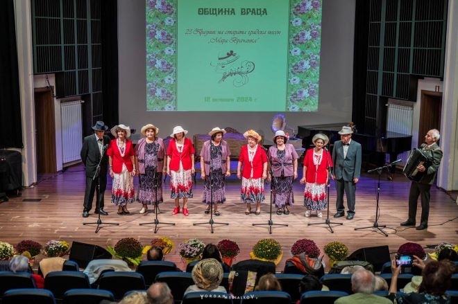 Над 40 изпълнители се включиха в празника на старата градска песен "Мара Врачанка" /снимки/