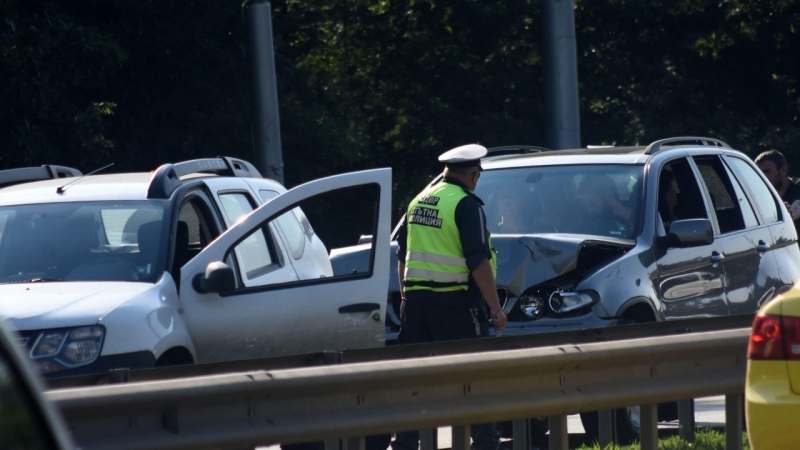 Четири коли се удариха на околовръстното шосе в Пловдив съобщи