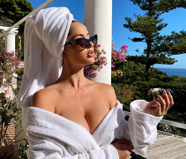 Страстната половинка на бразилската звезда Неймар Наталия Барулич отново