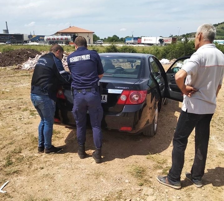 При проверка на Инспектората бе установено лице което изхвърля голямо