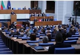 Първият вот на недоверие срещу кабинета Желязков  влиза в парламента Днес