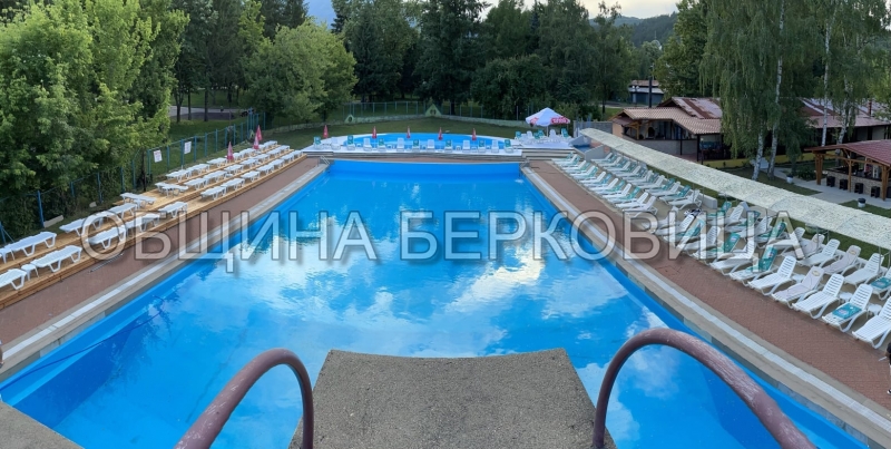 Плувният басейн в парк Св Георги Победоносец в Берковица отваря