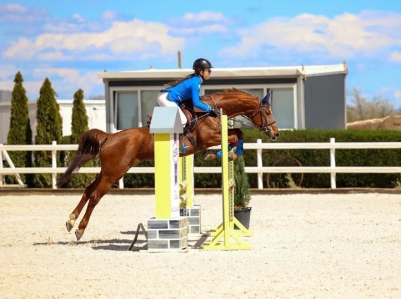 Жокейка от Вършец грабна първото място в надпревара научи BulNews Ивайла