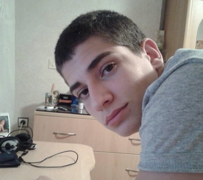 Преди минути майката на убития през август 2013 г във