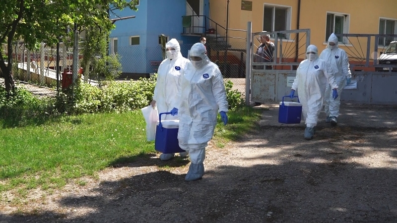 Служителка в шивашко предприятие в Лом приета в местната болница