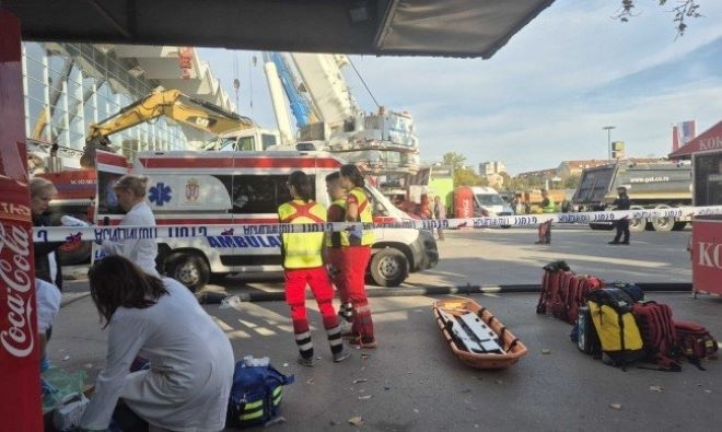 Загиналите при срутването на козирката на жп гарата във втория