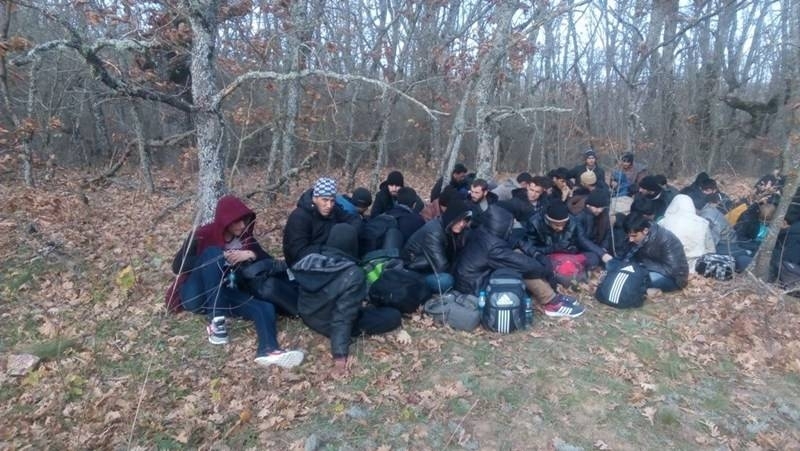 Бежанци са били открити да се лутат сами във Врачанско
