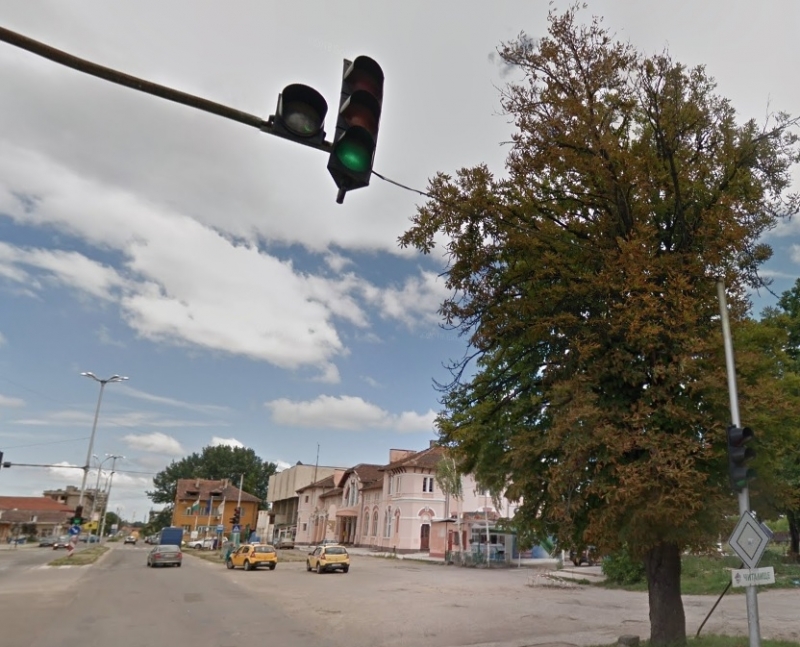 Единственият светофар в Лом спря да работи Причината е повреда