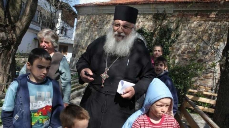 Крадци са атакували приюта на отец Иван в Якимово научи