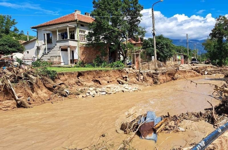 Над 100 военнослужещи от Сухопътните войски и 50 от Военновъздушните сили участват