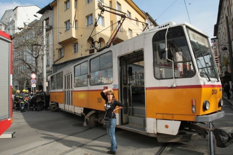 Ватманката е говорела по телефона ватманката на трамвай номер 10
