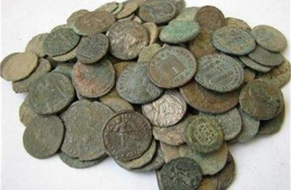 Полицаи откриха културно исторически ценности и незаконно притежавани боеприпаси в къща в