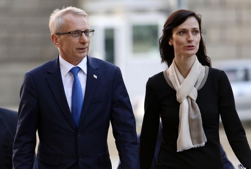 66 4 от пълнолетните българи не очакват значителни промени в политиката