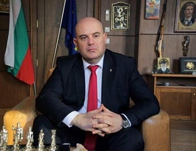 Специализираната прокуратура съвместно с МВР ДАНС и КПКОНПИ извършват действия