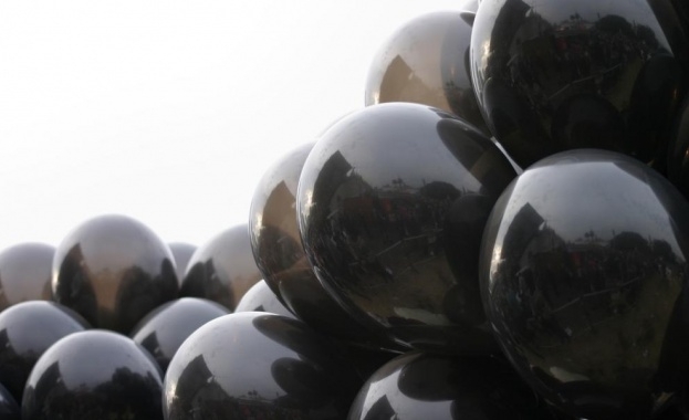 92 черни балона ще бъдат пуснати в небето на 22