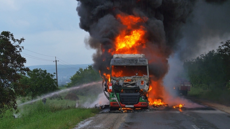 Камион пламна в движение в Монтанско съобщиха от МВР Случилото