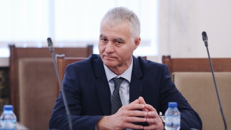 Взети са мерки служителите уличени в извършване на шпионска дейност