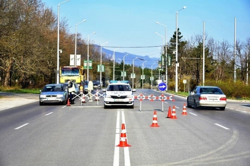 От полунощ между градовете се пътува свободно Точно в полунощ със заповед