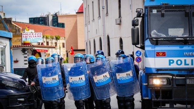 Арестуваха 18 души в Италия за участие в голяма мрежа