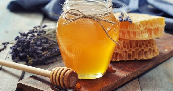 Знаете ли че комбинацията от мед и прясно мляко е не само