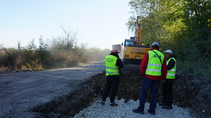 Започнала е рехабилитация на общинския път между монтанските села Расово