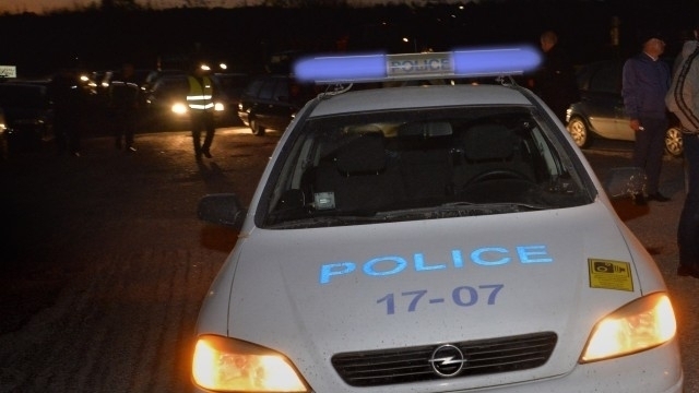 Вчера в 21 40 часа във Враца полицаи спрели за проверка