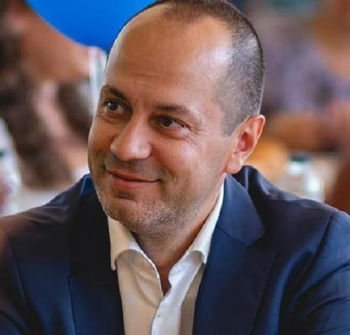 Кметът на Враца Калин Каменов е бил залят от съобщения