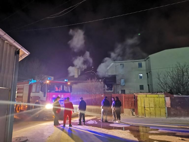 При пожар в Добрич е загинала 80-годишна жена, съобщават от
